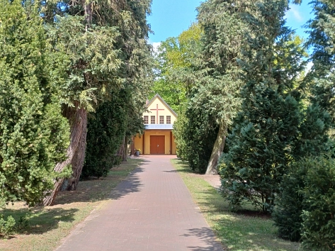 2025-11-20 Friedhof Lübtheen 5.25.jpg