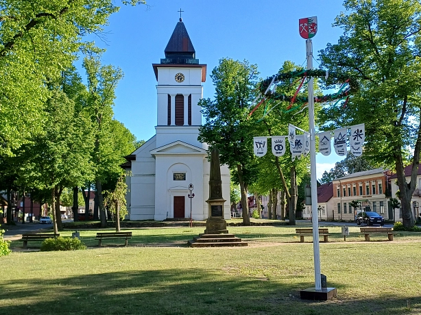 2025-11-20 Kirche aussen III.jpg