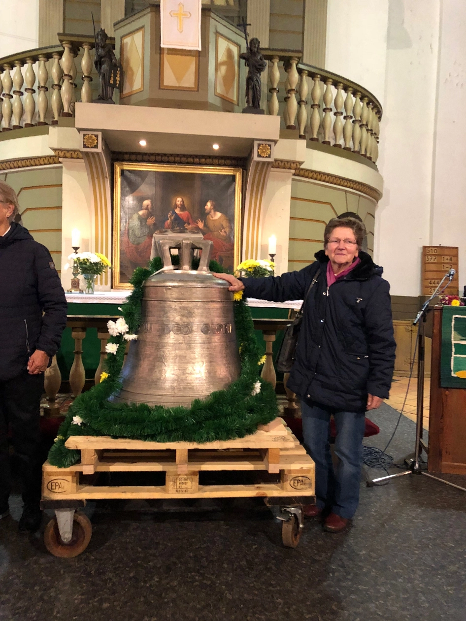 Ankunft der Glocke 9